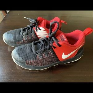 Nike Boys Team Hustle 5.5 Youth VGUC